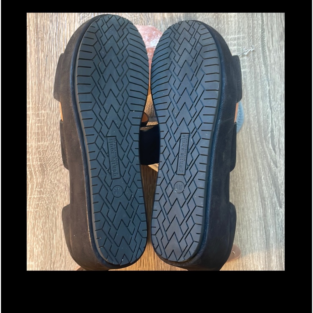 Kenneth Cole Gentle Soles Wedge Sandals Black. Worn One Time! - Picture 2 of 10